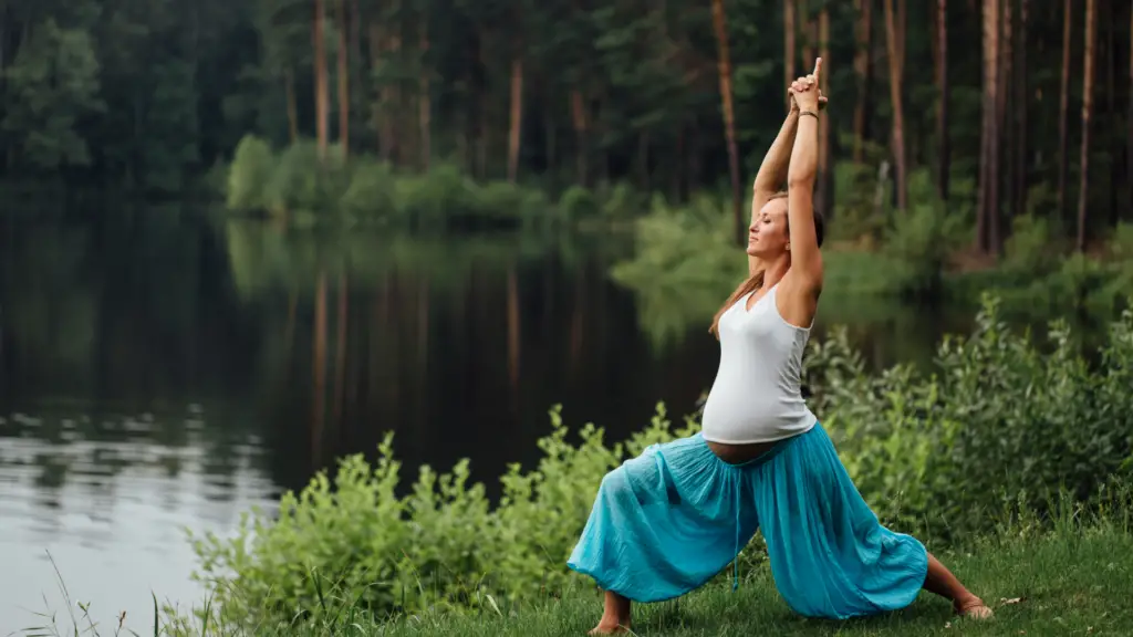 What To Look For When Choosing A Prenatal Yoga Teacher 🤰 3 What To Look For When Choosing A Prenatal Yoga Teacher 🤰
