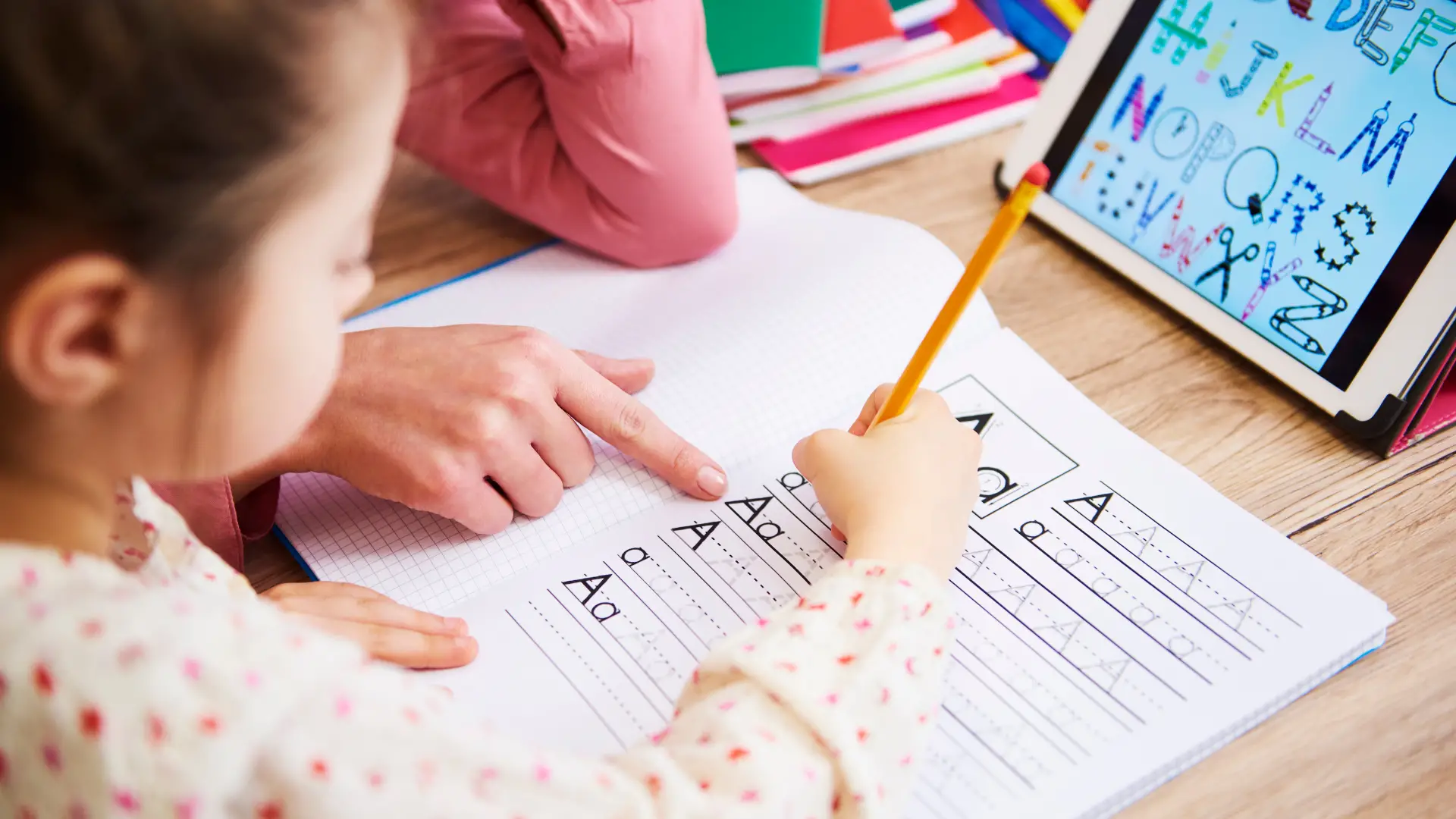 18 Ways To Teach An Autistic Child To Write Their Name ✍️ - Safe