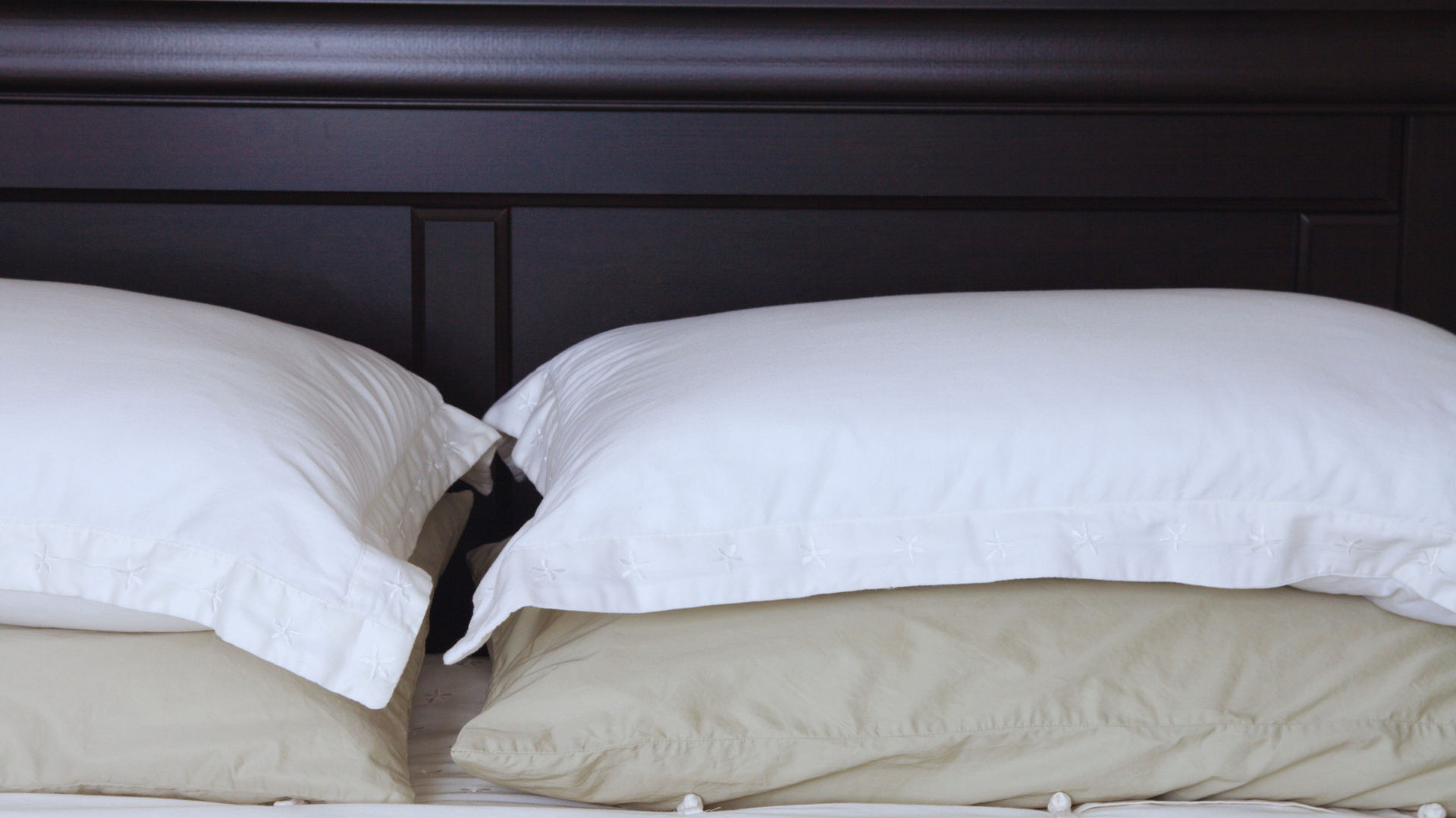 Are Polyester Pillows Recyclable? ♻️ Safe Sleep Systems